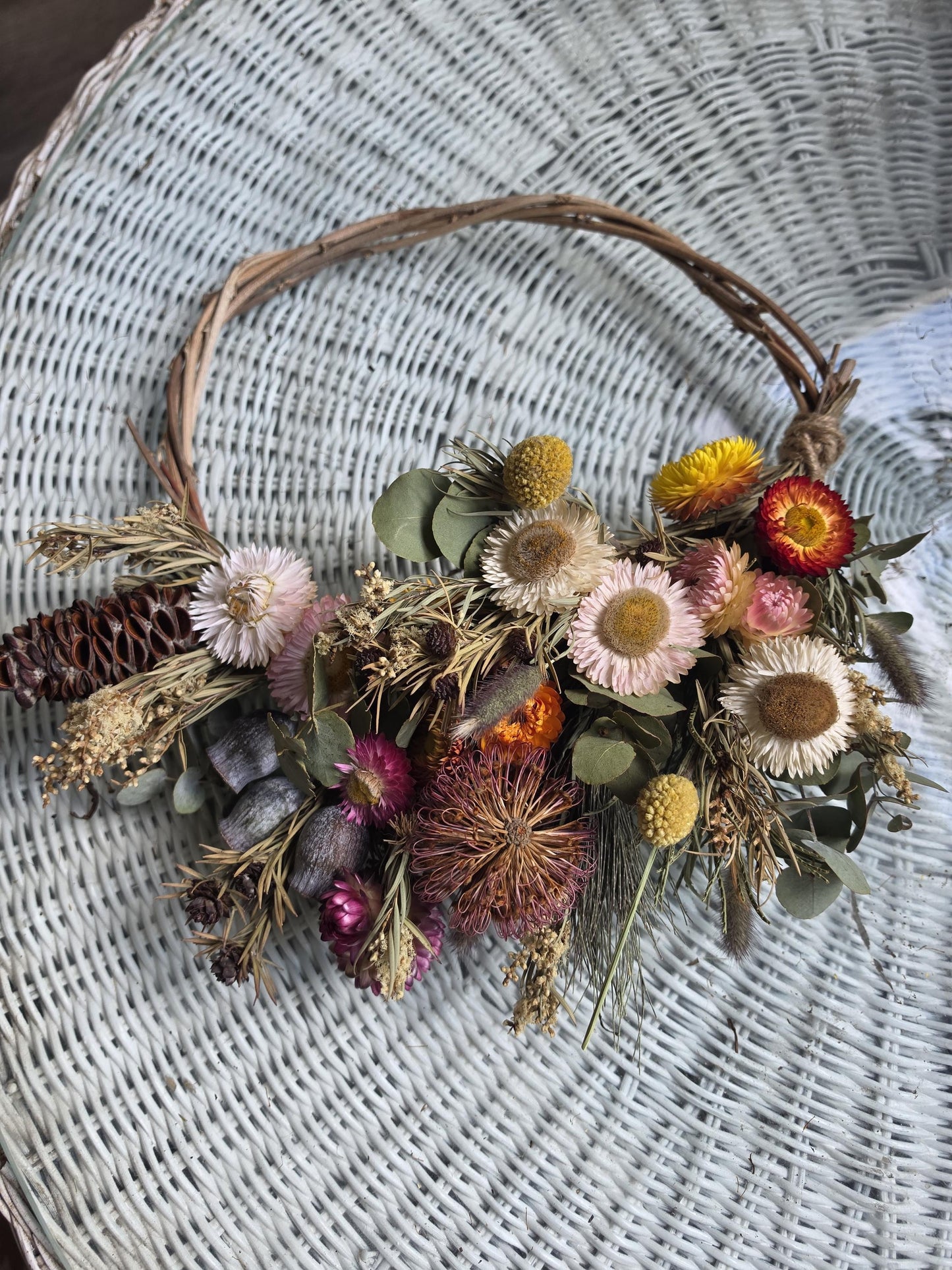 Australian Native Wildflower Wreath – Banksia Cone Essential Oil Diffuser