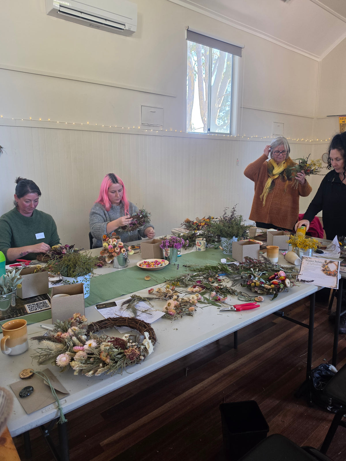 Sunday 6th December at 10am - Wreath & Bauble Festive Workshop